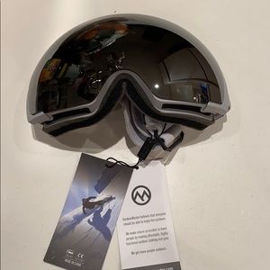 Adult ski goggles